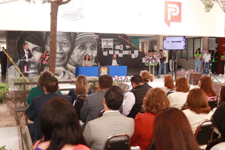 Rinde Directora de la Facultad de Psicología Unidad Saltillo su tercer informe de actividades