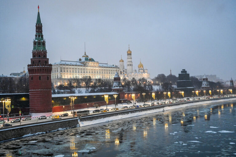 Rusia niega participación en conversaciones de paz en Ucrania: Kremlin