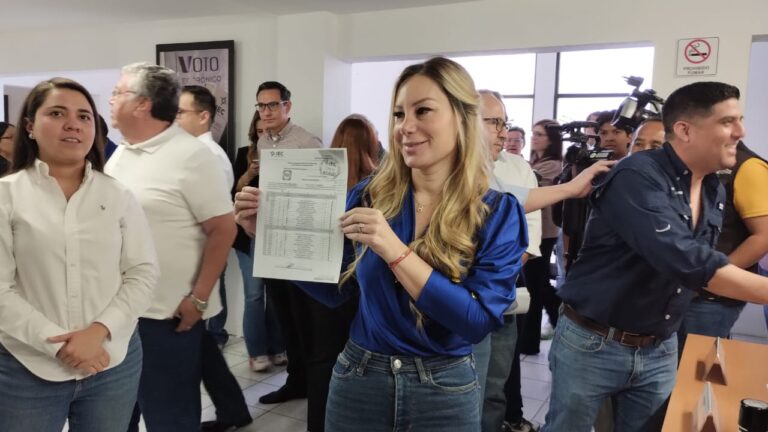 Se registra Amal Esper Serur como candidata del PAN a la alcaldía de Saltillo