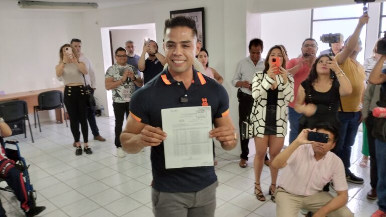 Se registra Mitchel Márquez como aspirante de MC a la alcaldía de Saltillo