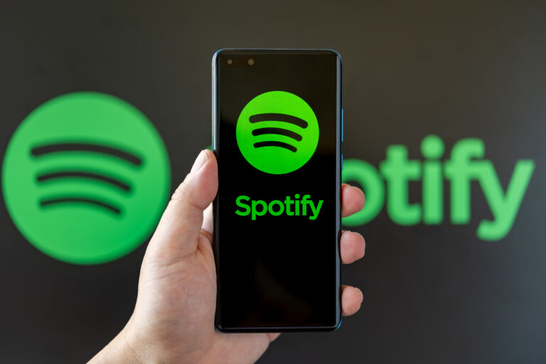 Spotify probará con vídeos musicales completos en busca de competir contra YouTube