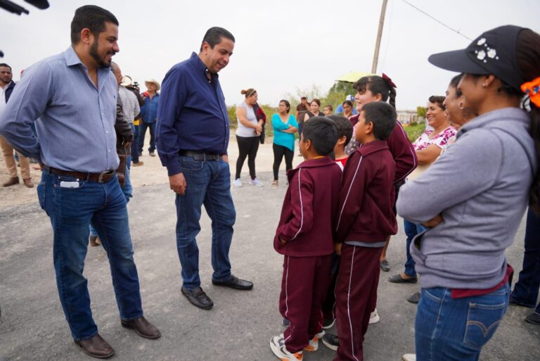 Supervisan rehabilitación de camino en San Juan de Amargos, en Ramos Arizpe