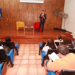 Comparte rector de la UAdeC sus libros favoritos con la comunidad universitaria de la Preparatoria Dr. Mariano Narváez González1