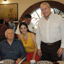 Entre amigos, celebra don Arturo Berrueto González 94 años de vida2