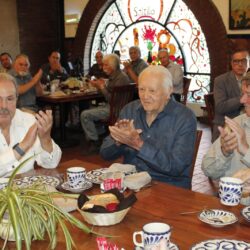Entre amigos, celebra don Arturo Berrueto González 94 años de vida6