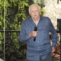 Entre amigos, celebra don Arturo Berrueto González 94 años de vida8