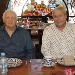 Entre amigos, celebra don Arturo Berrueto González 94 años de vida9