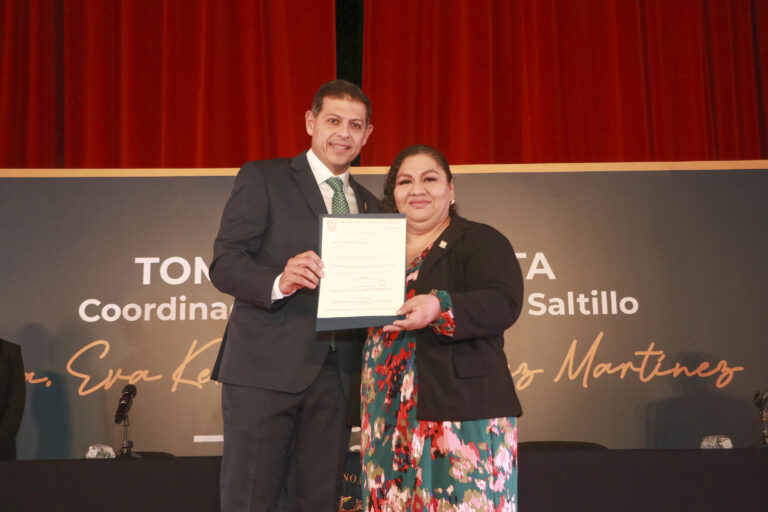 Eva Kerena Hernández Martínez rinde protesta como la primera coordinadora de la Unidad Saltillo de la UA de C