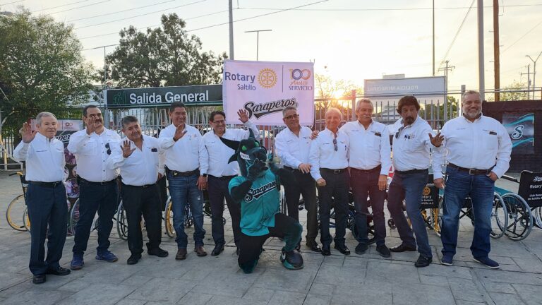 Reconoce Club Rotarios de Saltillo a Saraperos de Saltillo por contribuir a su altruismo 