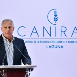 Román Alberto Cepeda González toma protesta al nuevo consejo directivo de la CANIRAC Laguna3