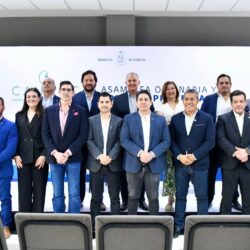 Román Alberto Cepeda González toma protesta al nuevo consejo directivo de la CANIRAC Laguna6