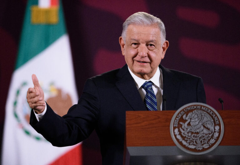 A México se le respeta, lanza AMLO a Ecuador