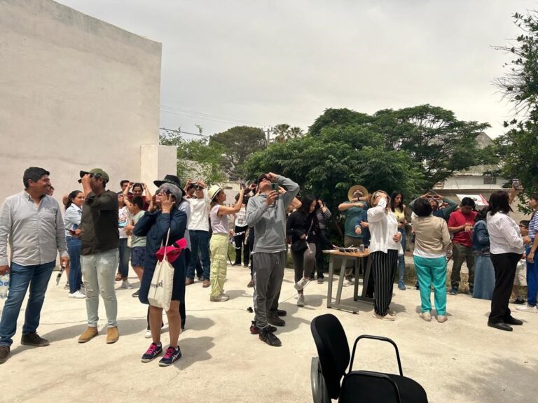 En el CICBEC de Cuatro Ciénegas de la UAdeC asisten para observar el eclipse total de Sol