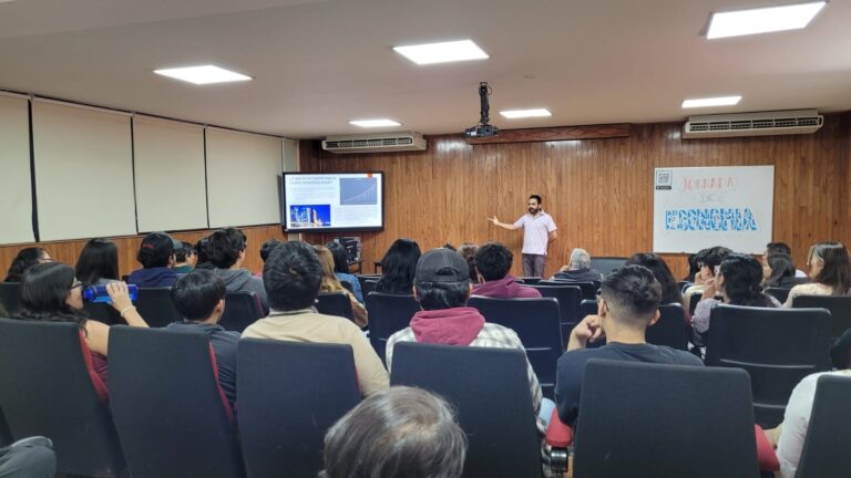 La Facultad de Economía de la UA de C llevó a cabo la Jornada de Economía Sostenible: Cultivando Futuros Vivos