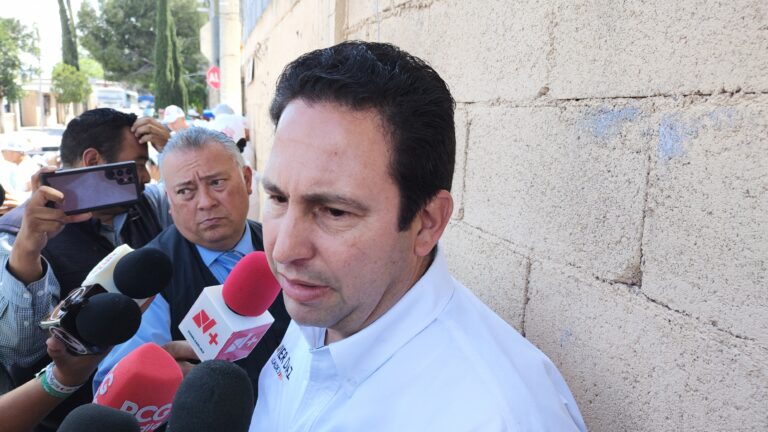 Llega Javier Díaz a la colonia Postal Cerritos con sus propuestas