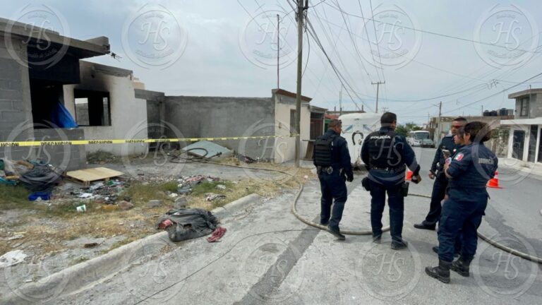 Muere hombre en voraz incendio en una casa de Saltillo