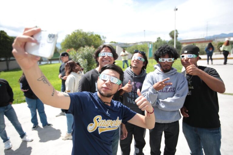 Suspenderán clases en Coahuila para el gran eclipse solar