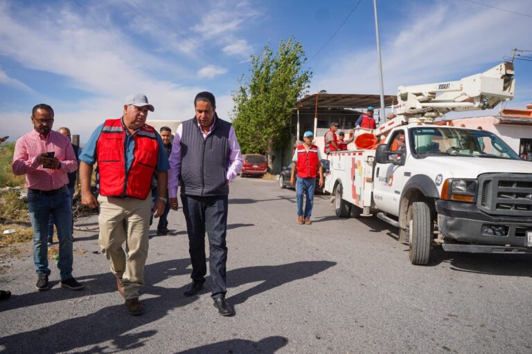 Todos chambeando para mejorar condiciones en la Blanca Esthela, en Ramos Arizpe