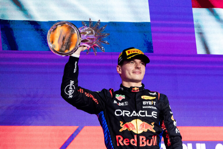 Va Mercedes con todo por Max Verstappen