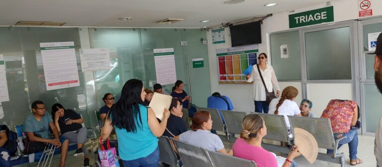 Ni para el clima tienen IMSS e ISSSTE en Saltillo; derechohabientes esperan consulta bajo altas temperaturas