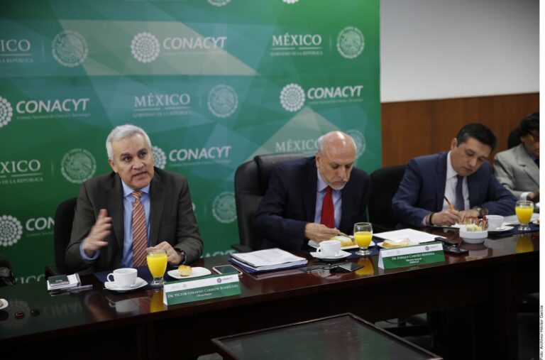 Absuelven a 11 científicos y ex director de Conacyt