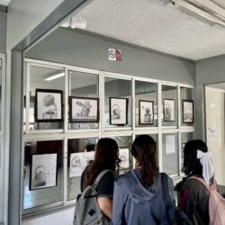 Alumnos del IMARC Ramos Arizpe transforman lobby de la escuela en galería de arte 1