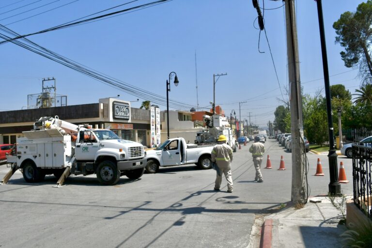 CFE remplaza cableado en Zona Centro de Ramos Arizpe; será de gran beneficio, aseguran 