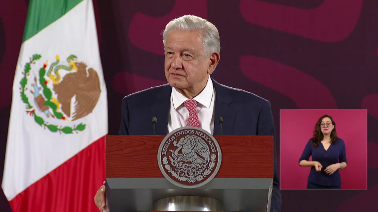 Hay libertades, dice AMLO tras concentración de ‘Marea Rosa’