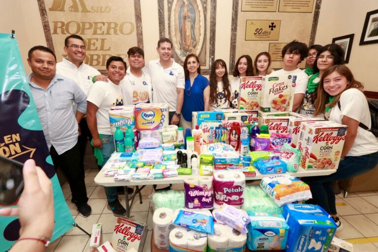 Con el programa Lobos en Acción de la UA de C el Equipo Verde visitó el Asilo “Ropero del Pobre”