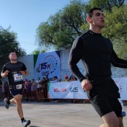 Corren más de 2 mil 800 participantes la 15K del Grupo Industrial Saltillo54