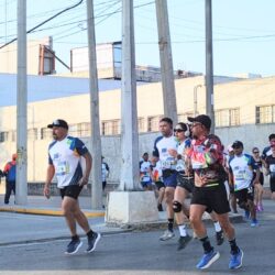Corren más de 2 mil 800 participantes la 15K del Grupo Industrial Saltillo80