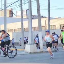 Corren más de 2 mil 800 participantes la 15K del Grupo Industrial Saltillo81