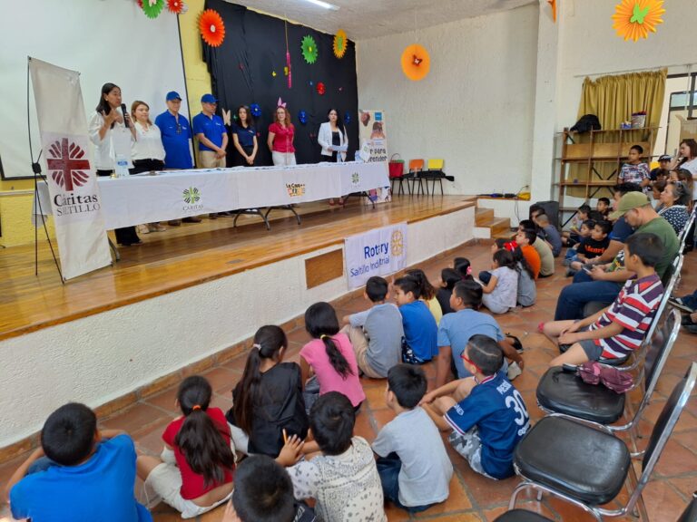 Entregan armazones en la Casa de los Niños de Saltillo A.C.