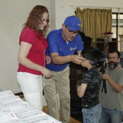 Entregan armazones en la Casa de los Niños de Saltillo A.C.2