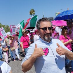 Marchan miles de saltillenses en defensa de México y su democracia9