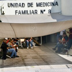 Ola de calor afecta a pacientes y sus familiares en el IMSS de Ramos Arizpe; instalaciones no cuentan con ventiladores ni aire acondicionado 1