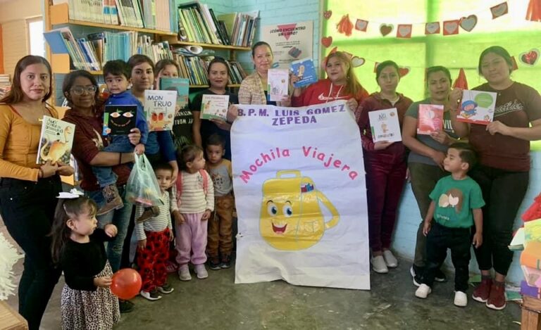 Realizan bibliotecarios de Ramos Arizpe la actividad ‘Mochila Viajera’ en Paredón