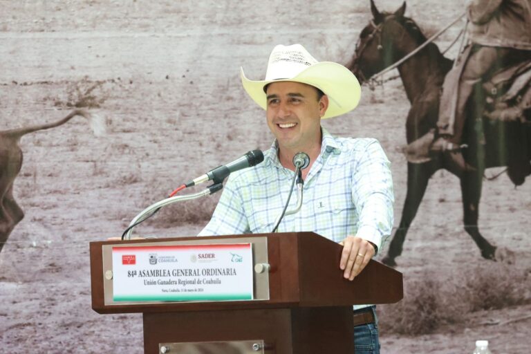 Reitera Manolo Jiménez compromiso con sector ganadero