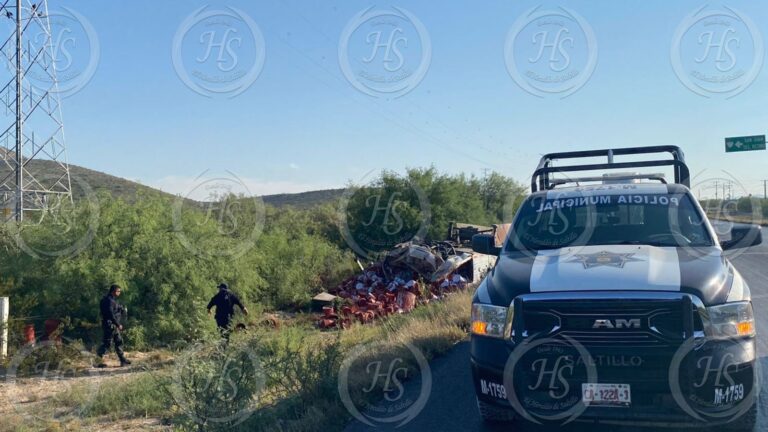 Riega impermeabilizante en la carretera a Zacatecas