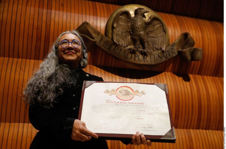 Escritora mexicana gana el Pulitzer por “El invencible verano de Liliana”