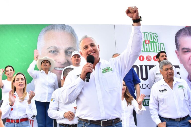 “Todos juntos seguiremos llevando a Torreón al siguiente nivel”: Román Cepeda