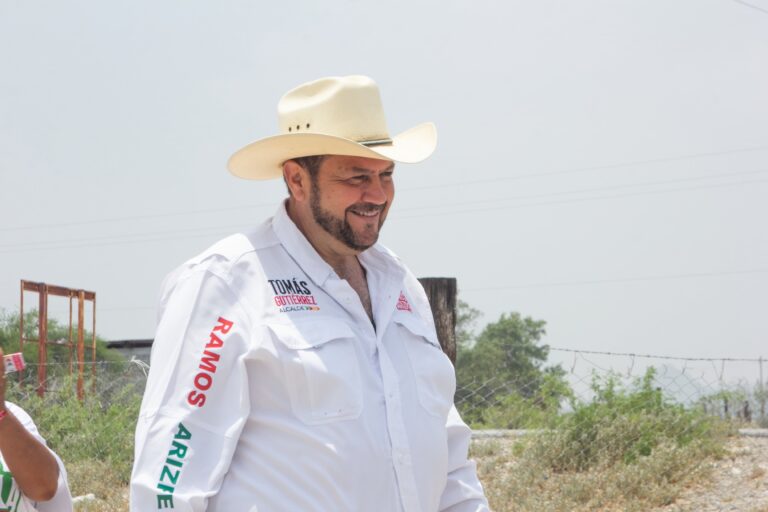 Tomás Gutiérrez se compromete con el desarrollo rural de Ramos Arizpe