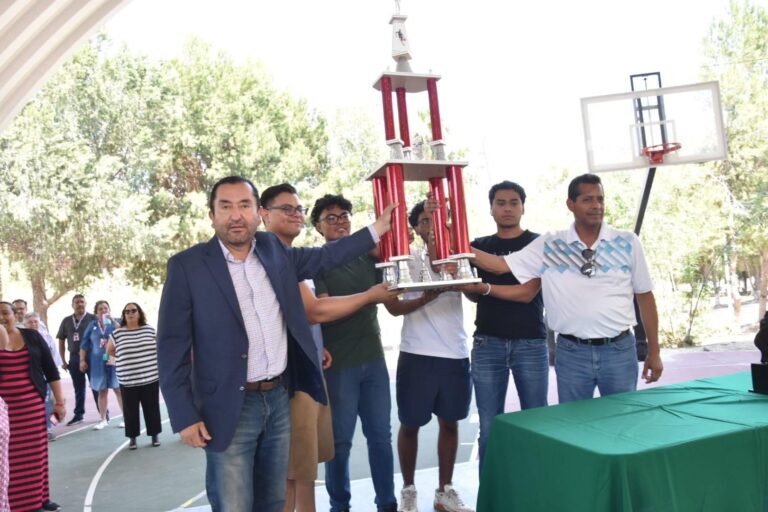 UTC celebra el Día del Estudiante, Halcones presentan logros a comunidad universitaria 