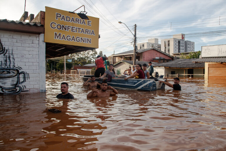 Ascienden a 95 los muertos por las fuertes lluvias en Brasil