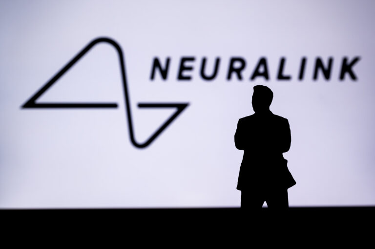 Así es la vida del primer paciente con implante de Neuralink