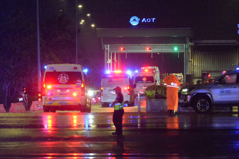 Fuertes turbulencias en un vuelo Londres-Singapur provocaron la muerte de un pasajero y 30 heridos