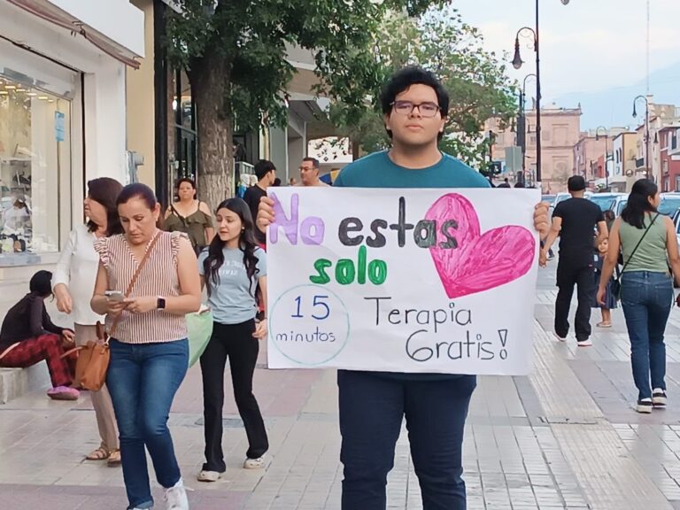 ¡No estás solo! Saltillense ofrece terapia psicológica gratuita en espacios públicos 