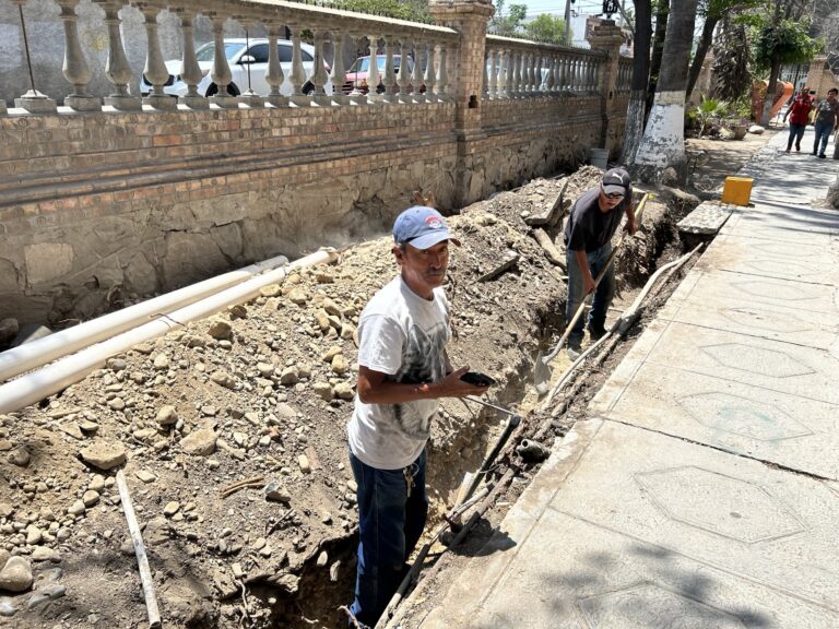 Trabajan en mejorar sistema de drenaje en DIF Ramos Arizpe 