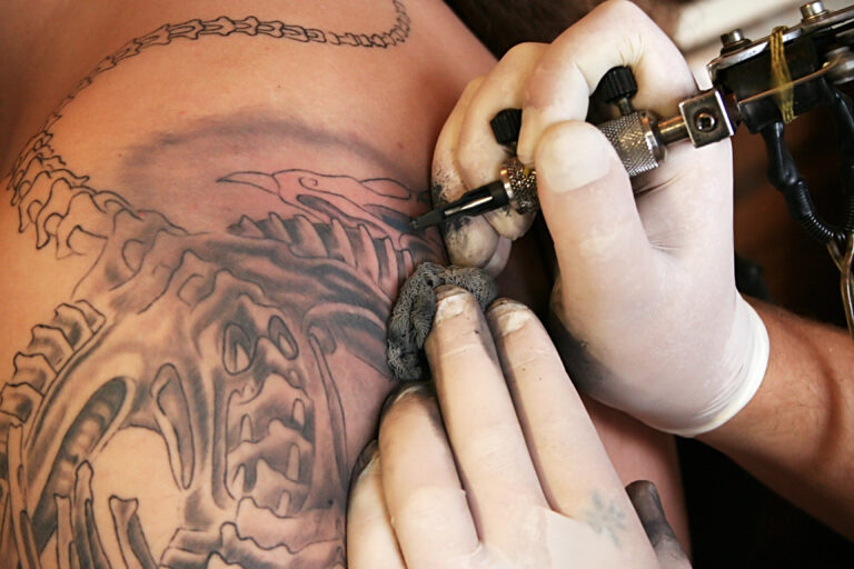 Un estudio señala que los tatuajes aumentan el riesgo de desarrollar cáncer