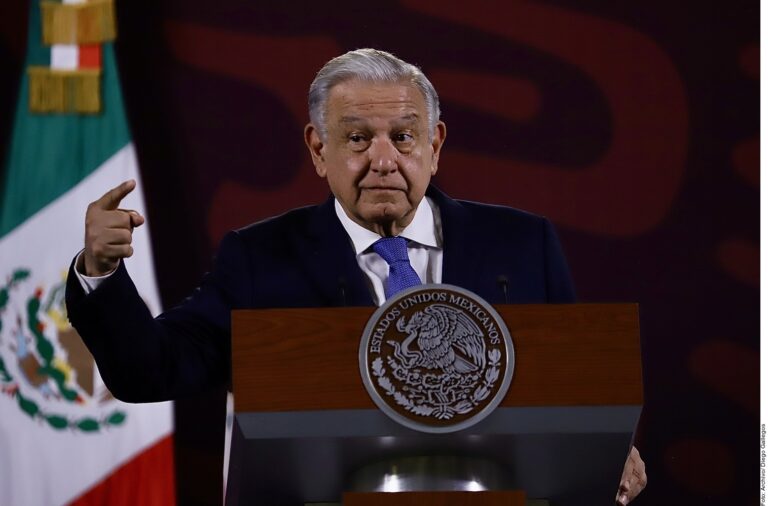 Acordará López Obrador Plan C con Claudia; pone en la mira al PJ